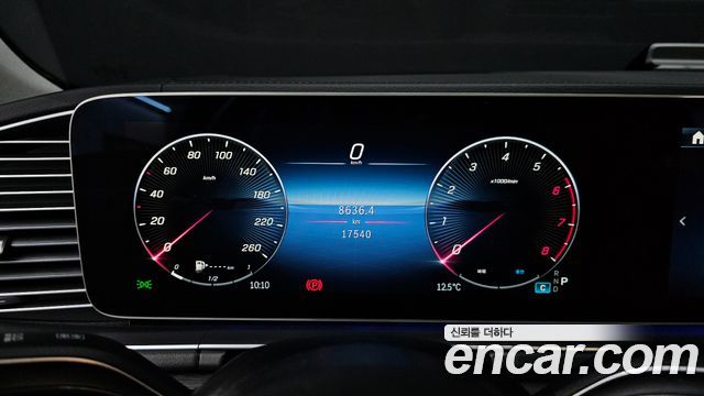 Mercedes-Benz GLE-Class 2025 — photo 8