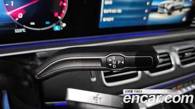 Mercedes-Benz GLE-Class 2025 — photo 9