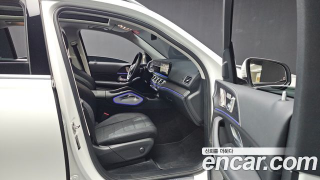 Mercedes-Benz GLE-Class 2025 — photo 11