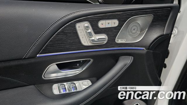 Mercedes-Benz GLE-Class 2025 — photo 17