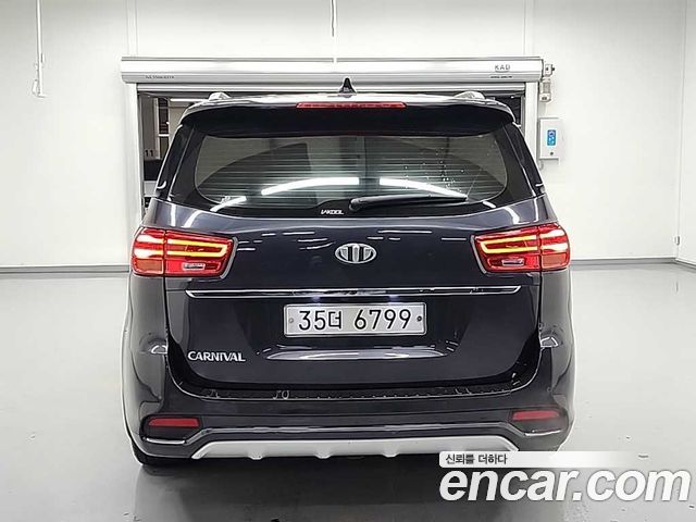 Kia Canival 2019 — photo 3