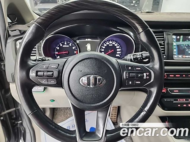 Kia Canival 2019 — photo 9