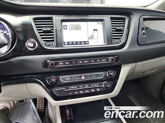 Kia Canival 2019 — photo 10