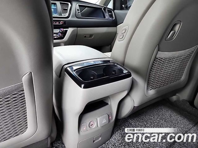 Kia Canival 2019 — photo 13