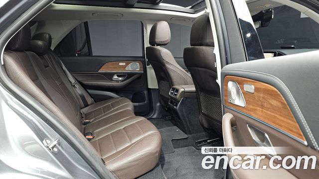 Mercedes-Benz GLE-Class 2021 — photo 11