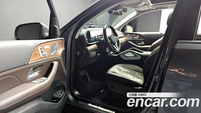 Mercedes-Benz GLE-Class 2021 — photo 12