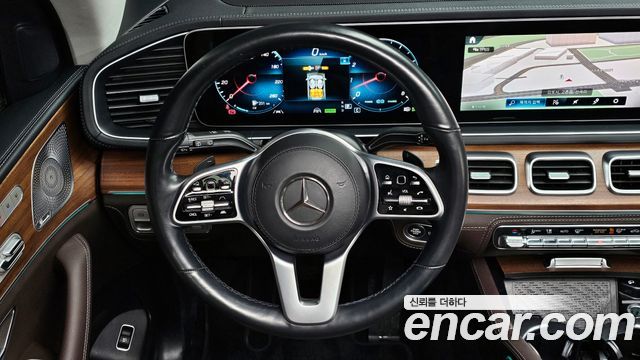 Mercedes-Benz GLE-Class 2021 — photo 13