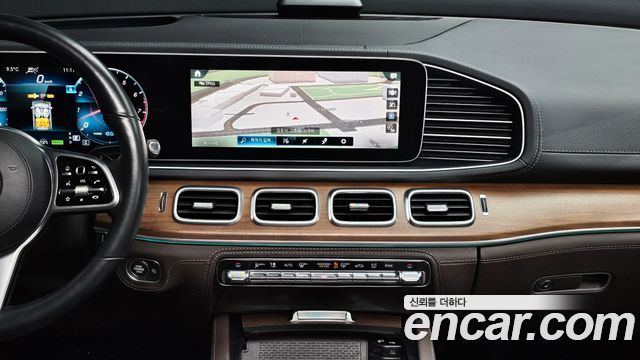 Mercedes-Benz GLE-Class 2021 — photo 15
