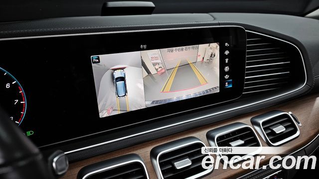 Mercedes-Benz GLE-Class 2021 — photo 16