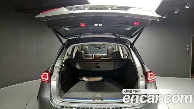 Mercedes-Benz GLE-Class 2021 — photo 20