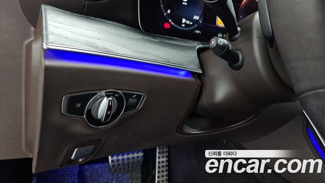 Mercedes-Benz CLS-Class 2021 — photo 19
