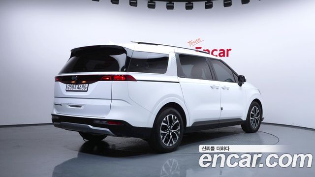 Kia Canival 2021 — photo 2