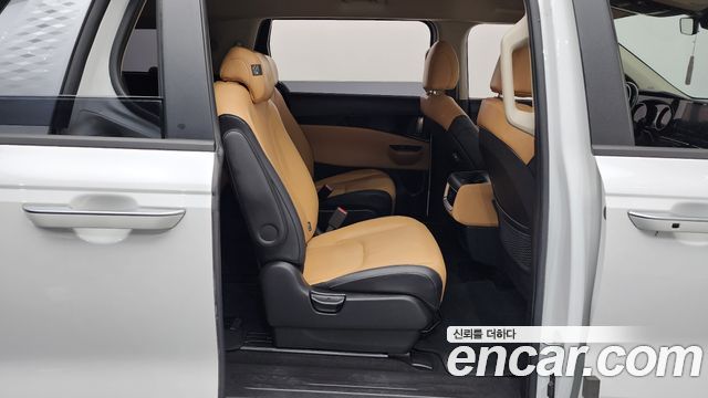 Kia Canival 2021 — photo 12