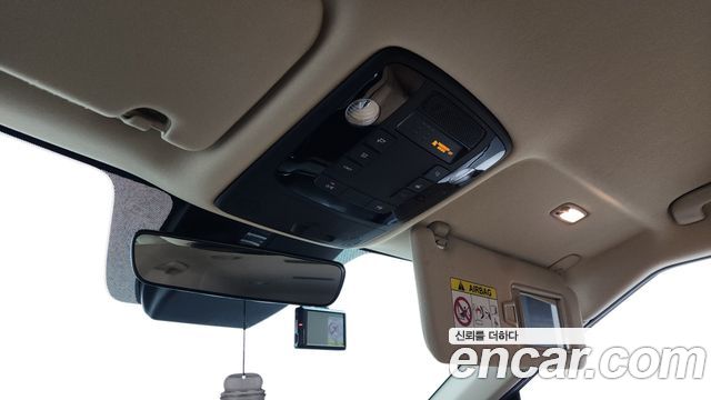 Kia Canival 2021 — photo 17