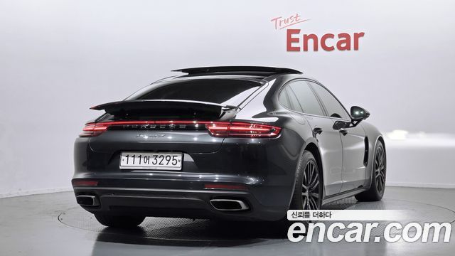 Porsche Panamera 2018 — photo 2