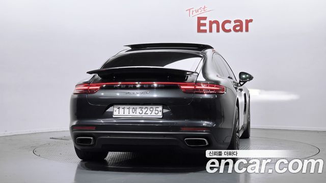 Porsche Panamera 2018 — photo 4