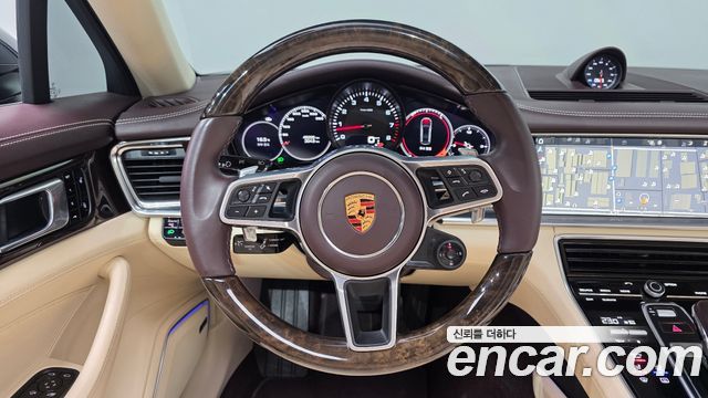Porsche Panamera 2018 — photo 19