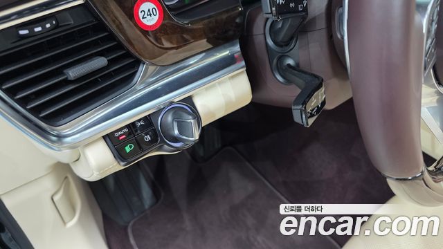 Porsche Panamera 2018 — photo 21