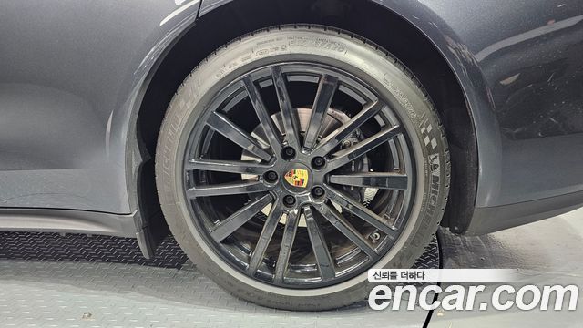 Porsche Panamera 2018 — photo 7