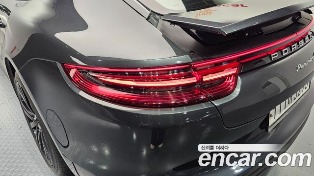 Porsche Panamera 2018 — photo 9