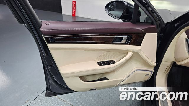 Porsche Panamera 2018 — photo 14