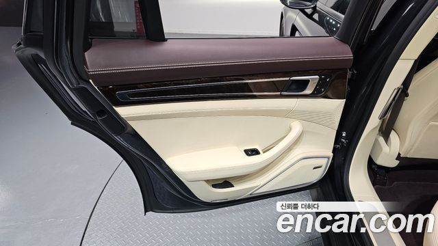 Porsche Panamera 2018 — photo 15