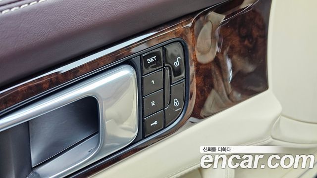Porsche Panamera 2018 — photo 27