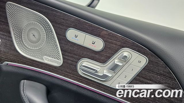Mercedes-Benz GLE-Class 2021 — photo 15