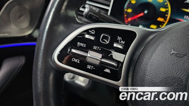 Mercedes-Benz GLE-Class 2021 — photo 16