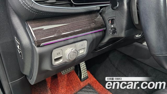 Mercedes-Benz GLE-Class 2021 — photo 20