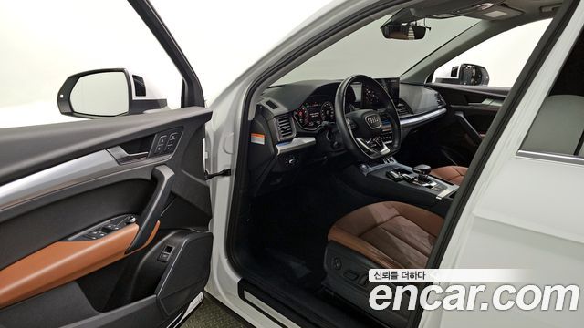 Audi Q5 2022 — photo 10