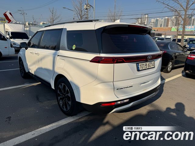 Kia Canival 2021 — photo 3