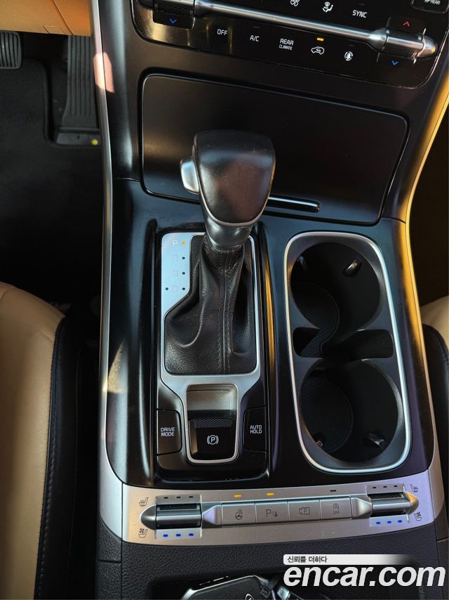 Kia Canival 2021 — photo 11
