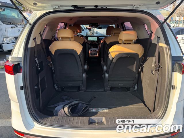 Kia Canival 2021 — photo 18