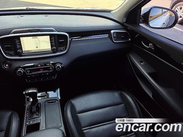 Kia Sorento 2018 — photo 8