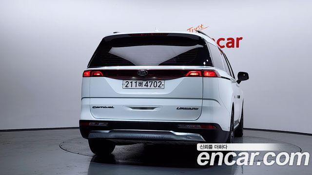 Kia Canival 2021 — photo 4