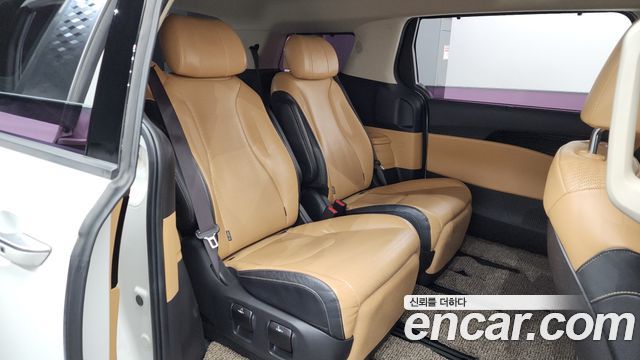 Kia Canival 2021 — photo 12