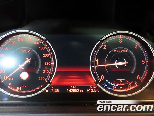 BMW 5-Series 2014 — photo 9