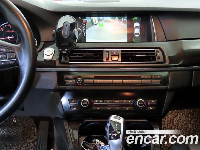 BMW 5-Series 2014 — photo 12
