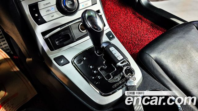 Hyundai Genesis 2010 — photo 10