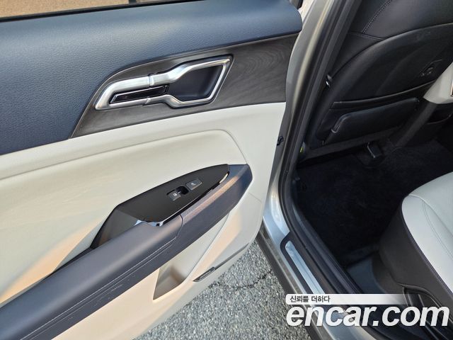 Kia Sportage 2023 — photo 16