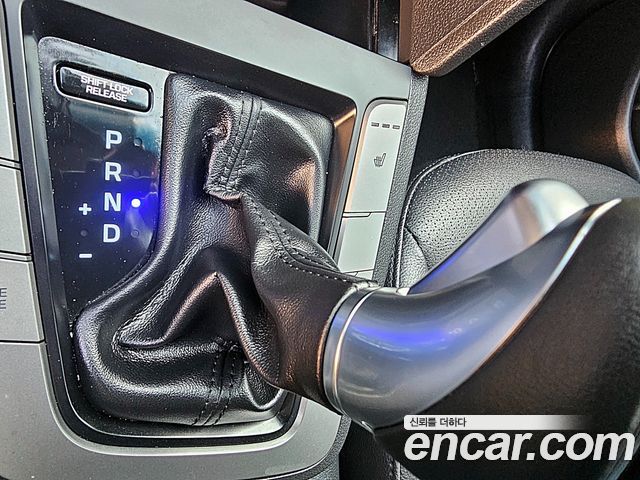 Hyundai AVANTE 2017 — photo 9