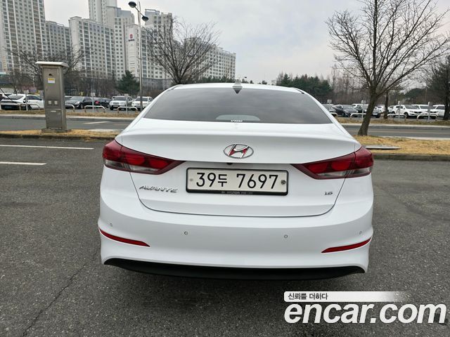 Hyundai AVANTE 2018 — photo 4