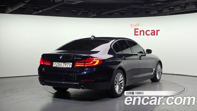 BMW 5-Series 2020 — photo 2