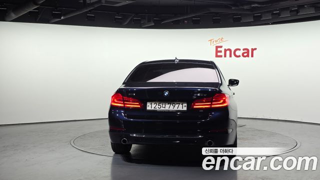 BMW 5-Series 2020 — photo 4