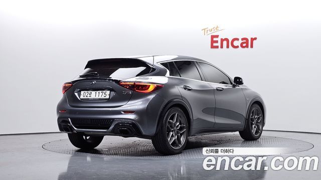 Infiniti Q30 2017 — photo 2