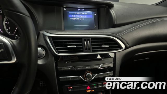 Infiniti Q30 2017 — photo 14