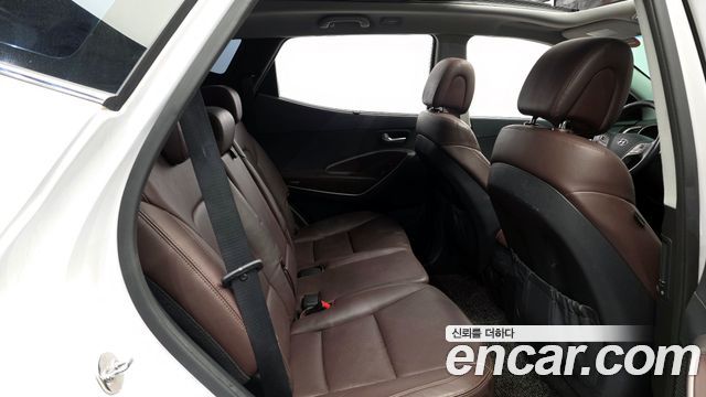 Hyundai Santafe 2017 — photo 12