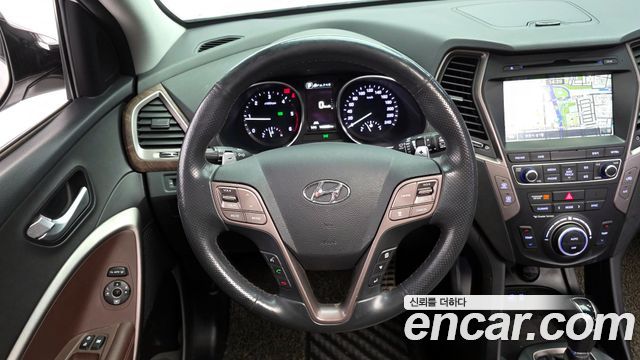 Hyundai Santafe 2017 — photo 13