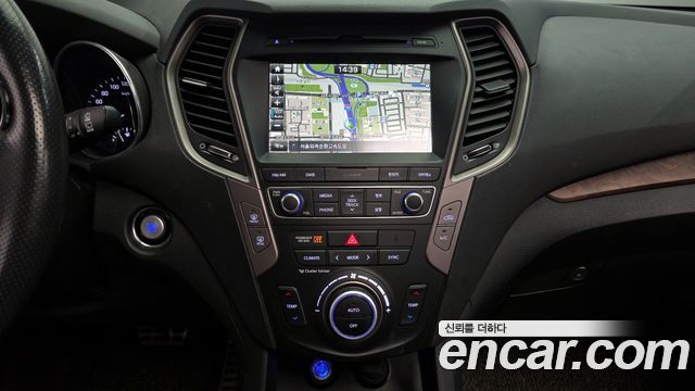 Hyundai Santafe 2017 — photo 16